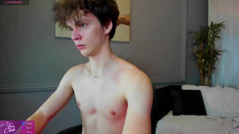 Snapshot of tommy_jamm chatting on February 10, 4:14 pm Tommy online show from February 10, 4:14 pm