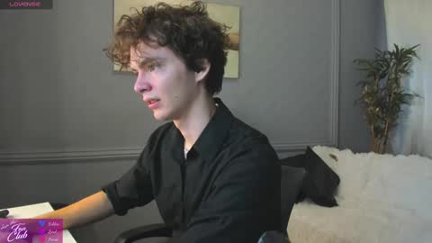 Snapshot of tommy_jamm chatting on March 10, 10:07 am Tommy online show from March 10, 10:07 am