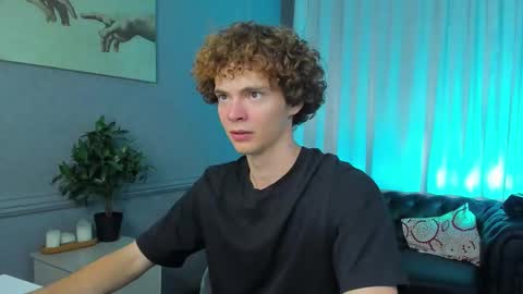 Snapshot of tommy_jamm chatting on September 15, 2:07 pm Tommy online show from September 15, 2:07 pm