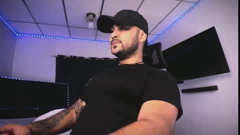 tommy_sccott online show from February 28, 11:42 pm