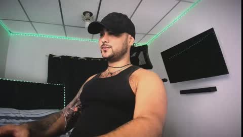 tommy_sccott online show from February 21, 11:19 pm