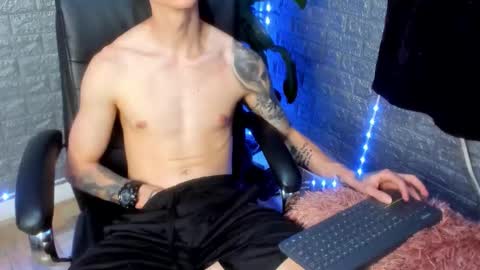 Tommy Slater online show from December 13, 10:05 pm