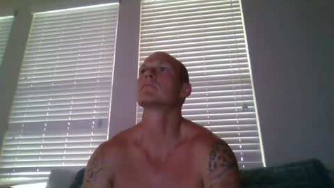 tommygunsfit online show from August 3, 10:49 pm