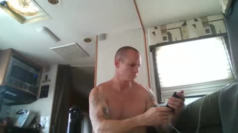 tommygunsfit online show from October 9, 7:52 pm