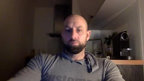 Snapshot of tommyx01 chatting on February 17, 9:21 pm Thomas Fit online show from February 17, 9:21 pm