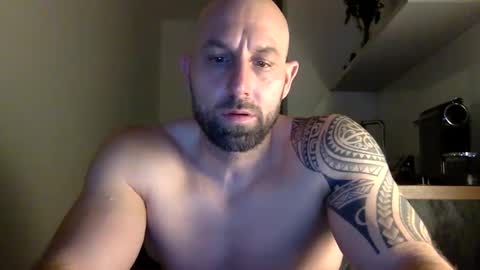 Snapshot of tommyx01 chatting on March 9, 12:10 am Thomas Fit online show from March 9, 12:10 am