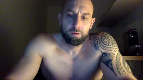 Snapshot of tommyx01 chatting on February 6, 10:10 pm Thomas Fit online show from February 6, 10:10 pm