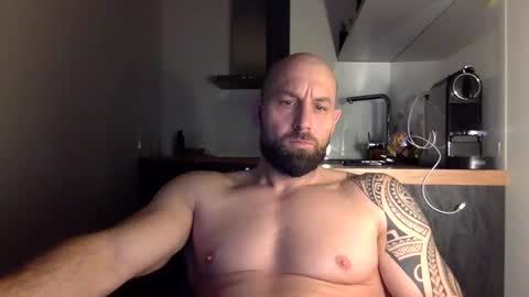 Snapshot of tommyx01 chatting on January 14, 10:23 pm Thomas Fit online show from January 14, 10:23 pm