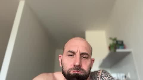 Thomas Fit online show from May 5, 12:00 pm