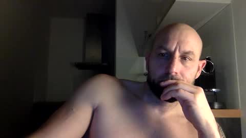 Snapshot of tommyx01 chatting on February 16, 11:16 pm Thomas Fit online show from February 16, 11:16 pm