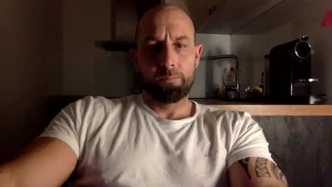 Snapshot of tommyx01 chatting on January 24, 8:22 pm Thomas Fit online show from January 24, 8:22 pm