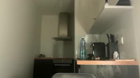 Snapshot of tommyx01 chatting on September 18, 8:02 pm Thomas Fit online show from September 18, 8:02 pm