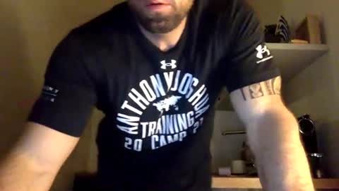 Snapshot of tommyx01 chatting on March 3, 12:26 am Thomas Fit online show from March 3, 12:26 am