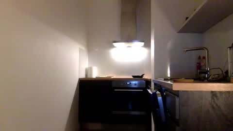 Snapshot of tommyx01 chatting on March 4, 9:54 pm Thomas Fit online show from March 4, 9:54 pm
