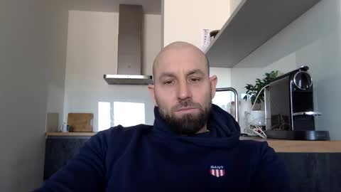 Snapshot of tommyx01 chatting on February 18, 7:32 am Thomas Fit online show from February 18, 7:32 am