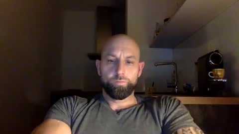 Snapshot of tommyx01 chatting on February 22, 8:31 pm Thomas Fit online show from February 22, 8:31 pm