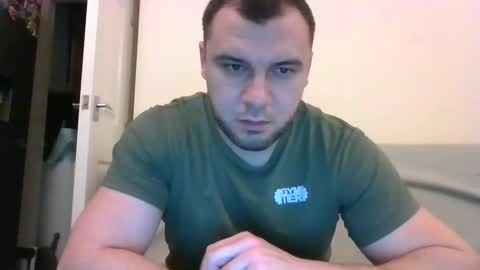 tommyy19901 online show from December 5, 9:22 pm