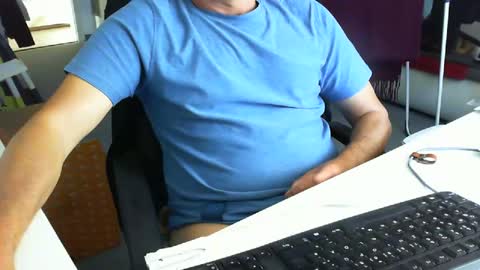 Snapshot of tomtom02029 chatting on September 18, 2:32 pm Tom online show from September 18, 2:32 pm