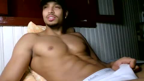 tomtresor online show from December 3, 5:30 am