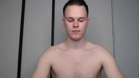 tomy_fleck online show from February 15, 12:33 pm