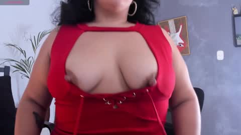 Snapshot of ton_amourrx chatting on March 7, 11:05 pm lady blue online show from March 7, 11:05 pm