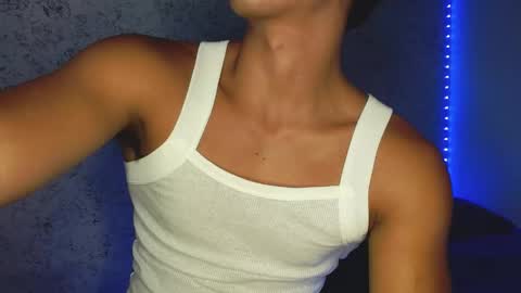 tonydesire_ online show from May 17, 11:36 pm