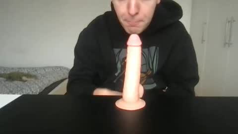 Max online show from December 21, 8:32 am