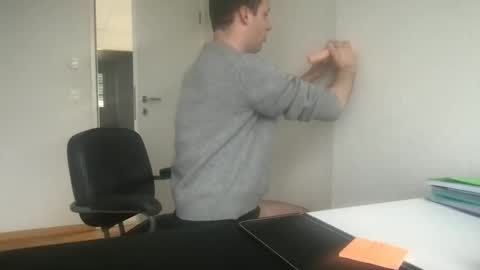 Max online show from February 12, 3:15 pm