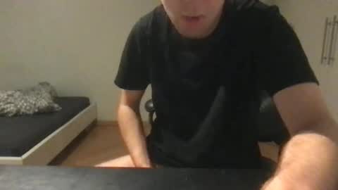 Max online show from October 3, 5:05 am