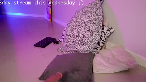 Come find me on Fansly  online show from January 20, 2:25 pm