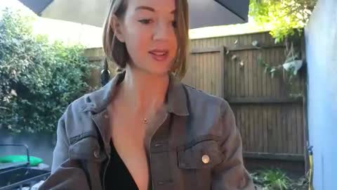 Topsy online show from May 7, 9:16 am