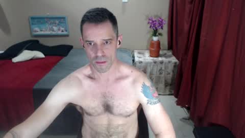 Snapshot of toptobottom4u chatting on February 23, 7:17 pm toptobottom4u online show from February 23, 7:17 pm