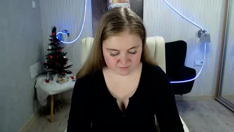 Snapshot of tori_blond chatting on December 16, 10:40 am tori_blond online show from December 16, 10:40 am