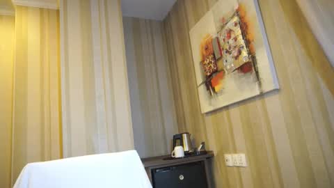         online show from March 2, 7:15 am