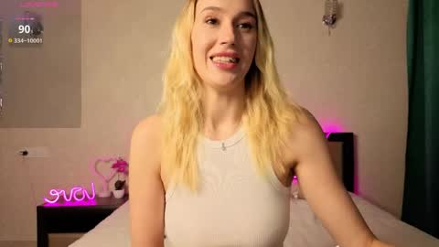 ToxicDollKiss online show from June 7, 9:31 pm