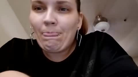 Lilly Miss Mistress Goddess Maam Queen Boss online show from April 2, 6:04 pm