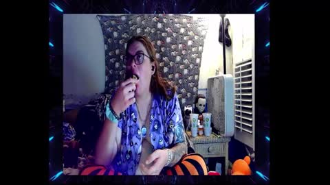 Toxiclove1311 online show from October 31, 2:12 am