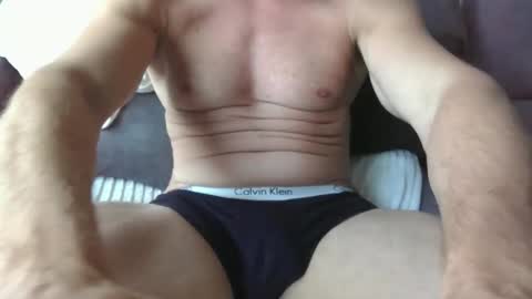 Snapshot of toyy_boy chatting on September 15, 12:28 pm Tim online show from September 15, 12:28 pm