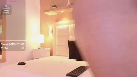 Tracy online show from October 25, 4:07 pm