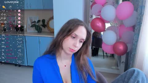 Snapshot of traneba chatting on February 26, 8:39 am Kate online show from February 26, 8:39 am