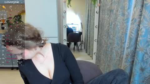 Snapshot of traneba chatting on February 2, 5:21 am Kate online show from February 2, 5:21 am