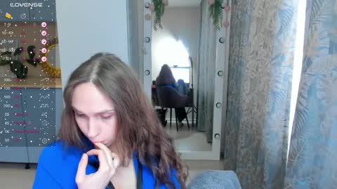 Snapshot of traneba chatting on February 27, 8:24 am Kate online show from February 27, 8:24 am