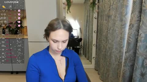 Snapshot of traneba chatting on February 1, 5:49 am Kate online show from February 1, 5:49 am