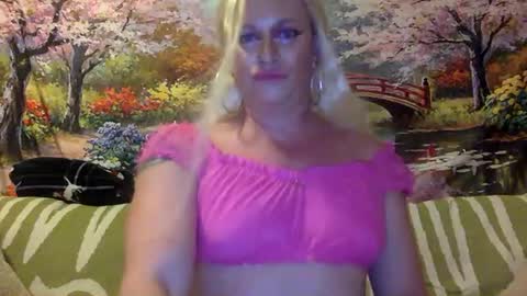 TrannyCumSlut online show from February 17, 9:24 am
