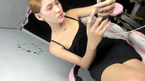 Snapshot of transbigcockrhian chatting on February 12, 2:32 pm Rhiane online show from February 12, 2:32 pm