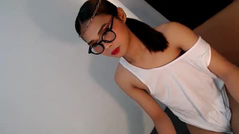 GEN LUXS online show from January 13, 9:28 am