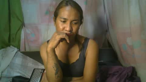 Snapshot of transhottie28 chatting on March 4, 12:01 pm transhottie28 online show from March 4, 12:01 pm