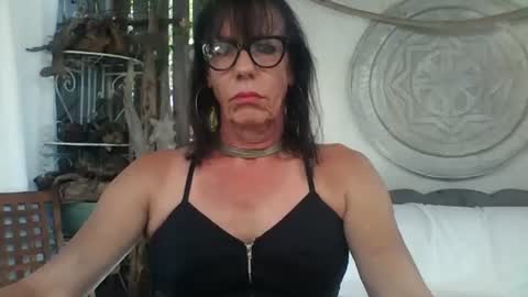 Ela online show from August 9, 4:12 pm