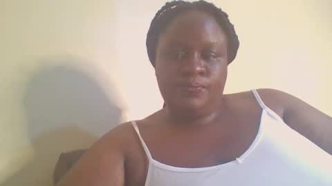 trapqueen0 online show from September 12, 2:30 pm