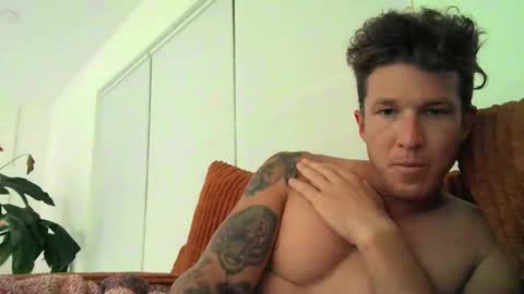 trash_man1989 online show from November 30, 1:12 am